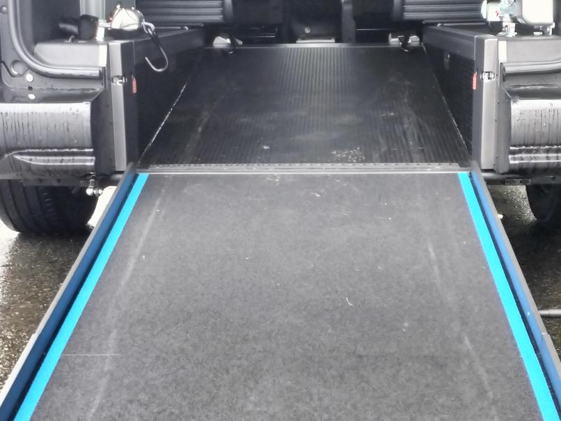 vehicule en location vente Berlingo XL BlueHDI 130 cv BVM6 Blanc 5 Places adapté TPMR VASP Handicap