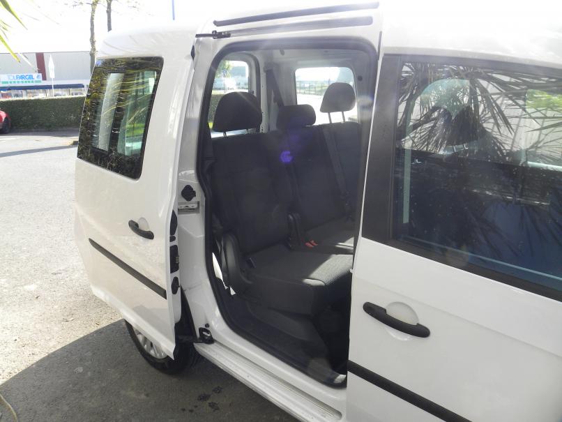 vehicule en location vente Caddy Court Conceptline 2,0 TDI 75 cv Euro 6 7 places Blanc
