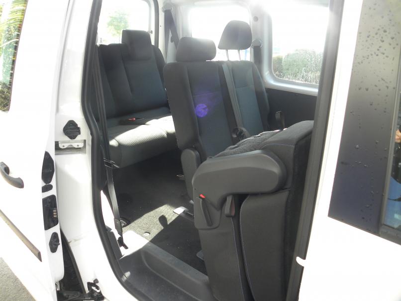 vehicule en location vente Caddy Court Conceptline 2,0 TDI 75 cv Euro 6 7 places Blanc